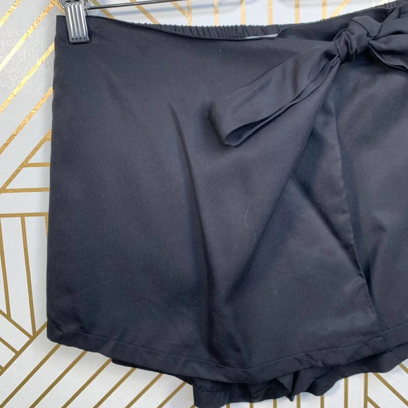 By the Way. Trina Wrap Skort Shorts in Black - Picture 4 of 9